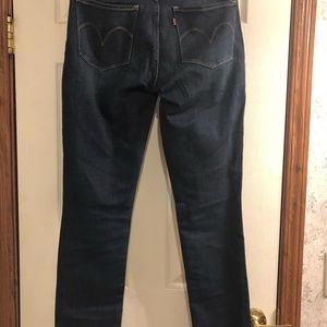 Mid Rise Skinny Levi’s